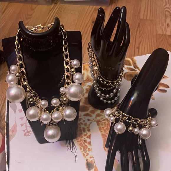 Three pieces elegant Akoya pearl choker necklace set including ankle bracelet - Picture 4 of 13